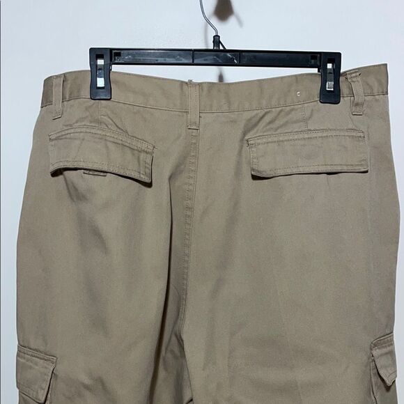 Tan Cargo Shorts with Sturdy Cotton Material - Picture 5 of 7
